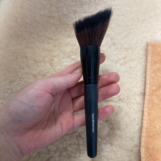 bareMinerals(ベアミネラル)のベアミネラル　チークブラシ コスメ/美容のメイク道具/ケアグッズ(チーク/フェイスブラシ)の商品写真