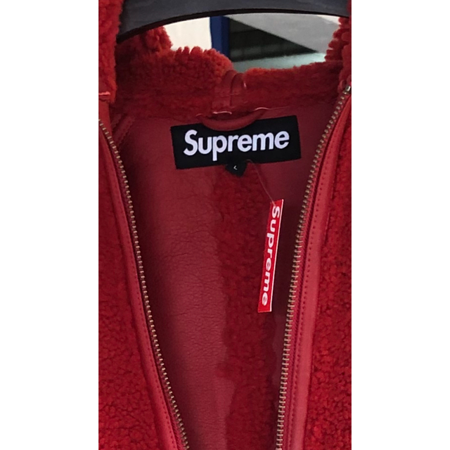 Supreme(シュプリーム)のSupreme Reversed Shearling Hooded Jacket メンズのジャケット/アウター(レザージャケット)の商品写真