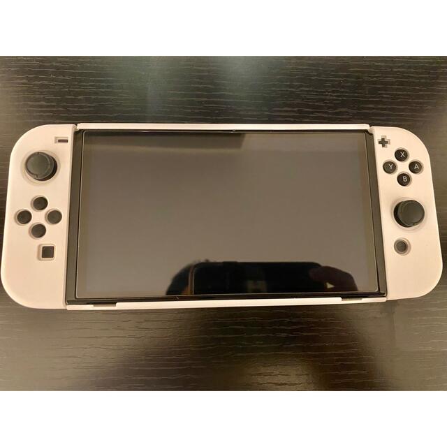 Nintendo Switch(ニンテンドースイッチ)の【有機EL専用】ニンテンドースイッチ カバー 【超薄タイプ】白 特別価格 エンタメ/ホビーのゲームソフト/ゲーム機本体(携帯用ゲーム機本体)の商品写真