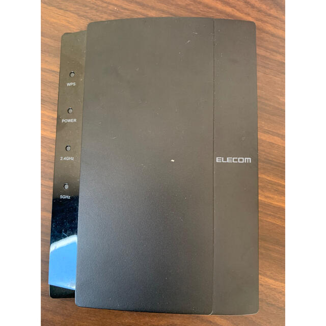 ELECOM(エレコム)のエレコム WiFi 無線LAN ルーター 11ac 867+300Mbps スマホ/家電/カメラのPC/タブレット(PC周辺機器)の商品写真