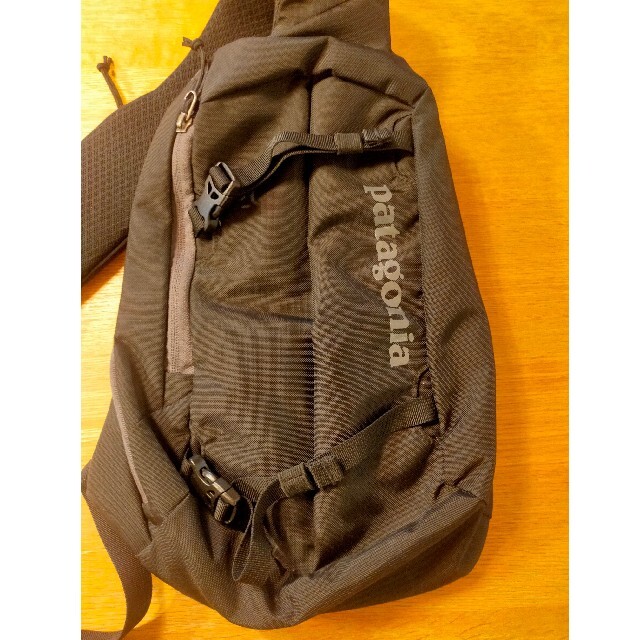 patagonia(パタゴニア)の【値下げしました！】Patagonia ボディバッグ アトム 8L メンズのバッグ(ボディーバッグ)の商品写真