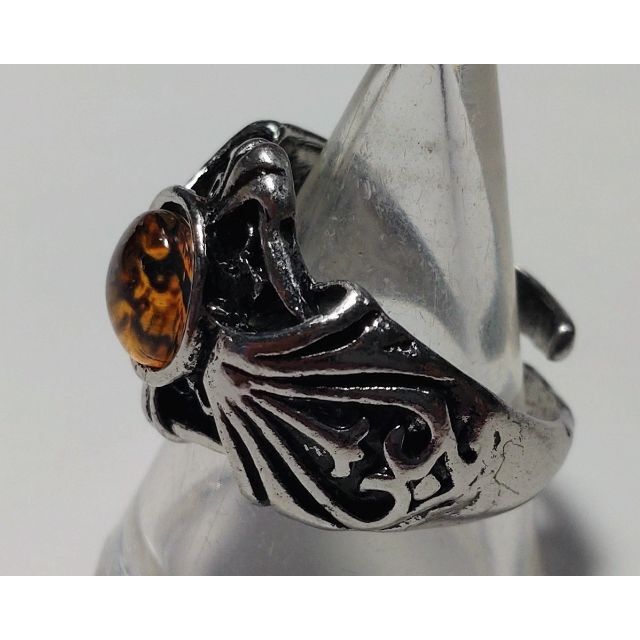 【フリーサイズ】トライバルモンスターアイのリング（イエロー）　目玉　爬虫類　爪 メンズのアクセサリー(リング(指輪))の商品写真
