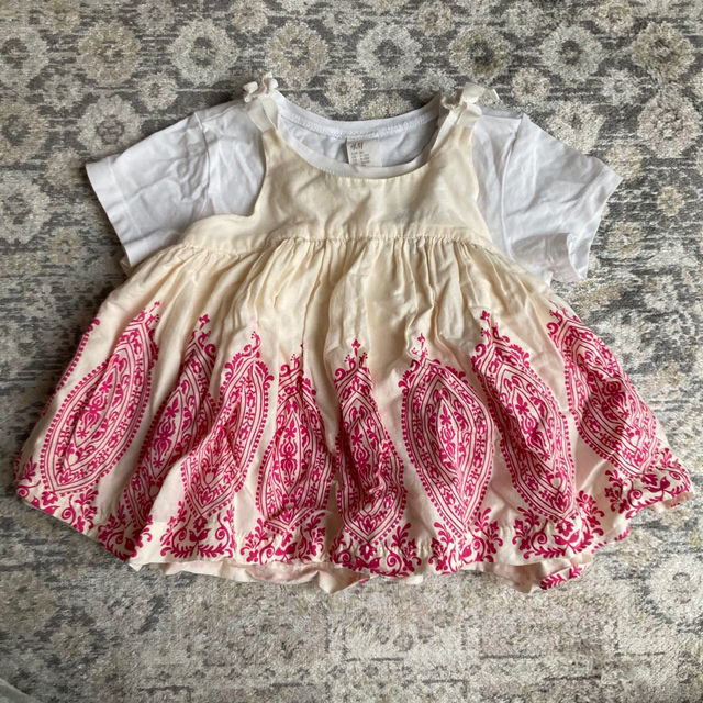 babyGAP(ベビーギャップ)のgap 90 トップス　 キッズ/ベビー/マタニティのキッズ服女の子用(90cm~)(Tシャツ/カットソー)の商品写真