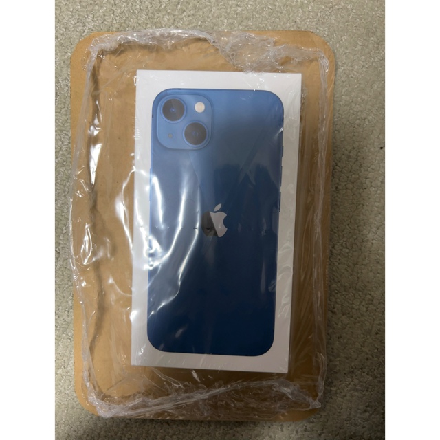 Apple(アップル)の新品未開封 Apple iPhone 13 128GB [ブルー] スマホ/家電/カメラのスマートフォン/携帯電話(スマートフォン本体)の商品写真