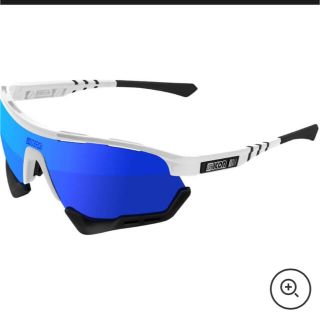 オークリー(Oakley)のscicon aerocomfort xl white(ウエア)