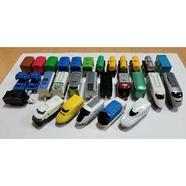 Takara Tomy(タカラトミー)のタカラトミー プラレール まとめ売り 29台 先頭車両 中間車両 貨物 キッズ/ベビー/マタニティのおもちゃ(電車のおもちゃ/車)の商品写真