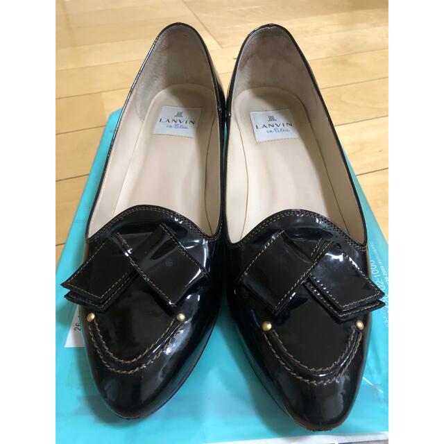 LANVIN en Bleu(ランバンオンブルー)のLANVIN en blue 黒　パテント　レイン　パンプス レディースの靴/シューズ(ハイヒール/パンプス)の商品写真