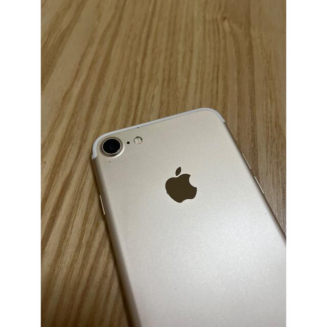 iPhone(アイフォーン)のiphone 7  ゴールド simフリー スマホ/家電/カメラのスマートフォン/携帯電話(スマートフォン本体)の商品写真