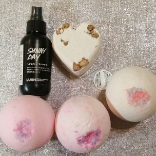 ラッシュ(LUSH)のラッシュ　ヘアミスト１本　バスボム４個(入浴剤/バスソルト)