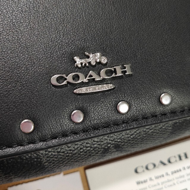 COACH(コーチ)のCOACH コーチ 三つ折り レザーウォレット シグネチャー スタッズ ミニ財布 レディースのファッション小物(財布)の商品写真