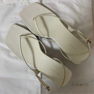 新品　THE ROW  CONSTANCE SANDAL #38(サンダル)