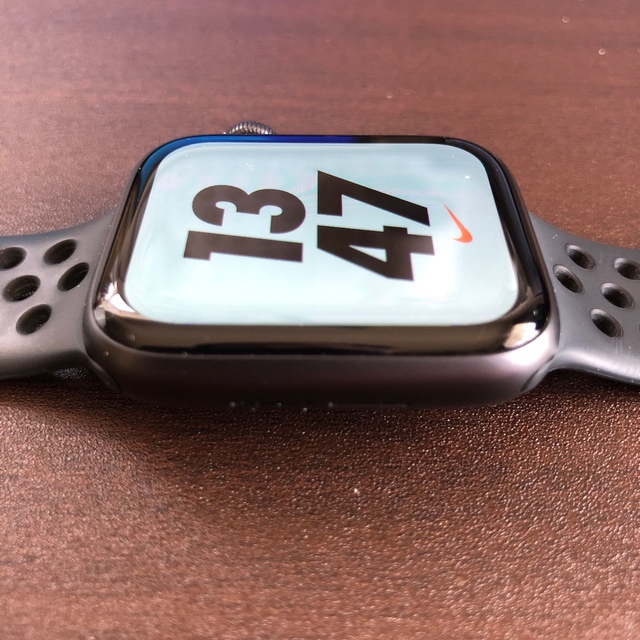 Apple(アップル)の[美品]AppleWatch NikeSeries5(GPS+Cellular) メンズの時計(腕時計(デジタル))の商品写真