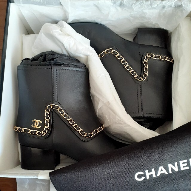 使い勝手の良い CHANEL - 未使用品 試着のみ シャネル チェーン ブーツ