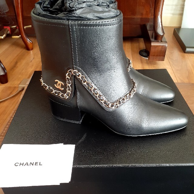 使い勝手の良い CHANEL - 未使用品 試着のみ シャネル チェーン ブーツ