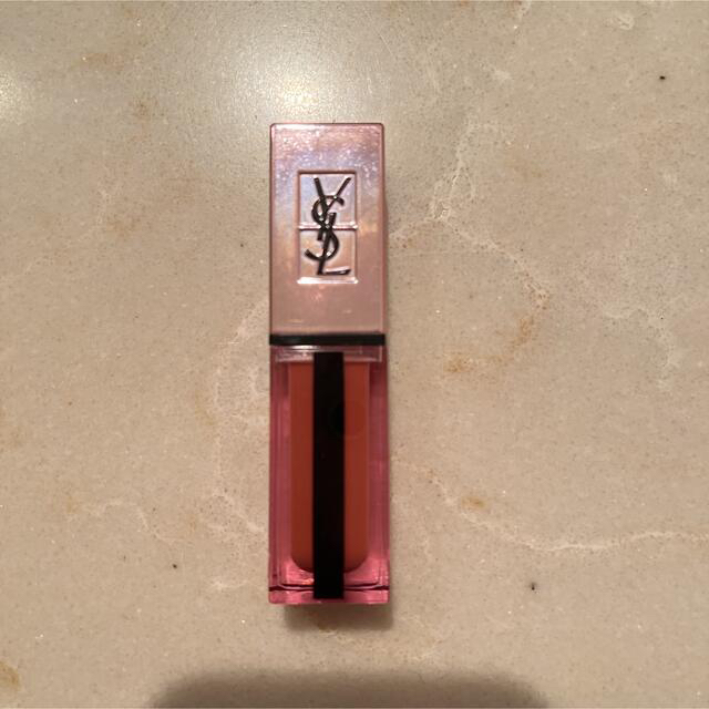 Yves Saint Laurent Beaute(イヴサンローランボーテ)のルージュ ピュールクチュール ヴェルニ ウォーターグロウ 207 リップ　ysl コスメ/美容のベースメイク/化粧品(リップグロス)の商品写真