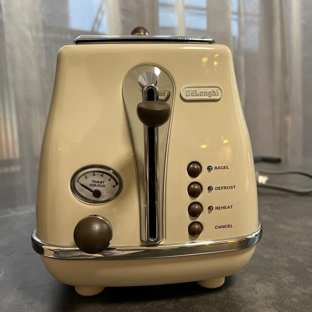 DeLonghi(デロンギ)のデロンギ アイコナ・ヴィンテージ コレクション ポップアップトースター スマホ/家電/カメラの調理家電(調理機器)の商品写真