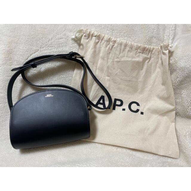 a.p.c ハーフムーンショルダーバッグ ミニ