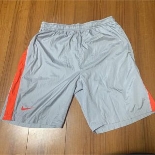 ナイキ(NIKE)のナイキ　ハーフパンツ　Lサイズ(トレーニング用品)