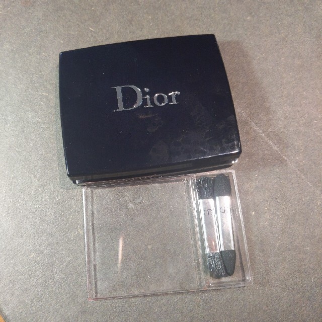 Christian Dior(クリスチャンディオール)の筆未使用　ディオール　サンククルールクチュール　879 コスメ/美容のベースメイク/化粧品(アイシャドウ)の商品写真