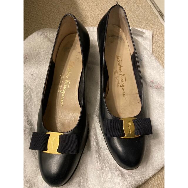 Salvatore Ferragamo(サルヴァトーレフェラガモ)のフェラガモ　Salvatore Ferragamo VARAリボン パンプス レディースの靴/シューズ(ハイヒール/パンプス)の商品写真