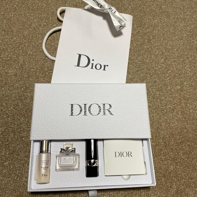 Dior(ディオール)の【新品未使用】Dior ディオール バースデーギフト ノベルティ エンタメ/ホビーのコレクション(ノベルティグッズ)の商品写真