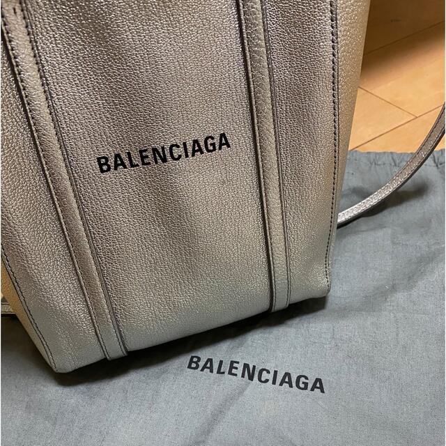 BALENCIAGA