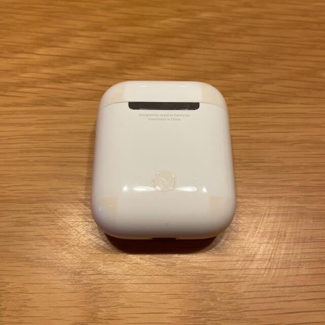 Apple(アップル)の【匿名配送】AirPods第一世代 スマホ/家電/カメラのオーディオ機器(ヘッドフォン/イヤフォン)の商品写真