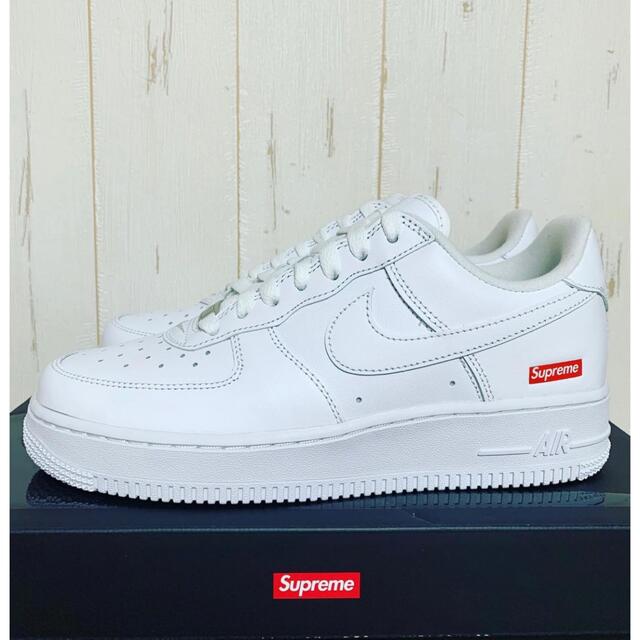 Supreme(シュプリーム)の【27.5未着用】supreme nike エアフォース1 low white メンズの靴/シューズ(スニーカー)の商品写真