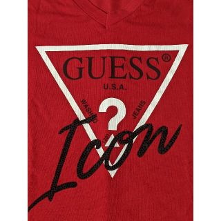 ゲス(GUESS)の美品　GUESS ゲス　カットソー　Tシャツ 　Vネック　ビーズ　レッド　赤(Tシャツ(半袖/袖なし))