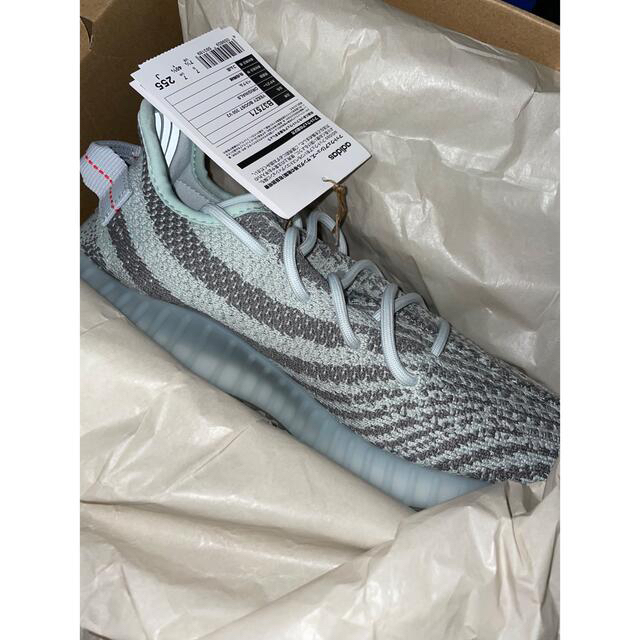 yeezy boost 350v2 blue tint