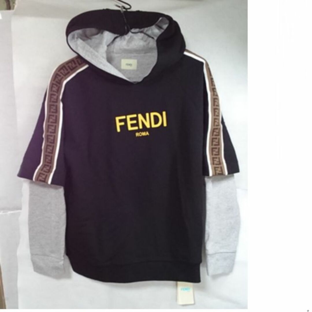 FENDI   ○新品/正規品○ FENDI Roma FF ロゴトリム パーカーの通販 by