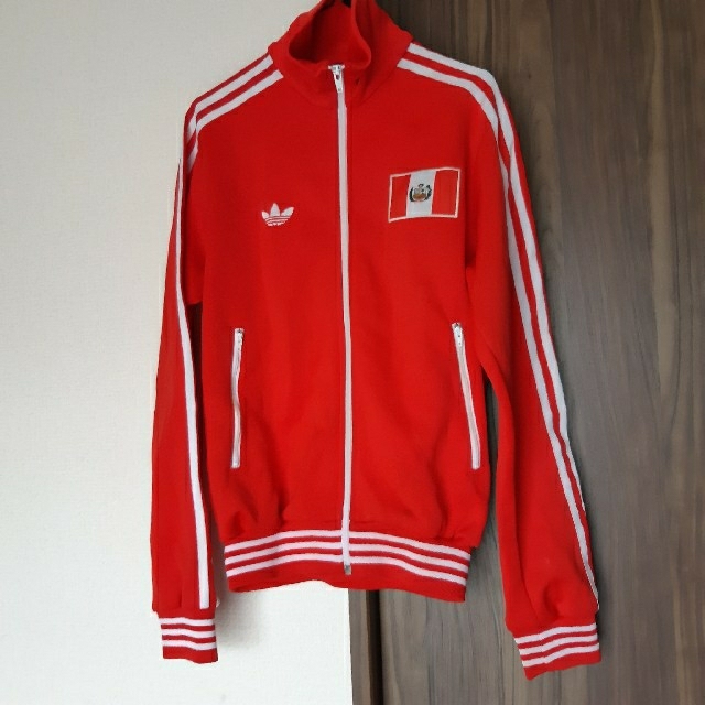 adidas　アディダス　ジャージ　アウター　赤