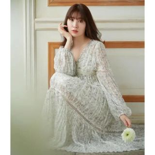 スナイデル(SNIDEL)のherlipto Monotone Floral Pleated Dress(ロングワンピース/マキシワンピース)