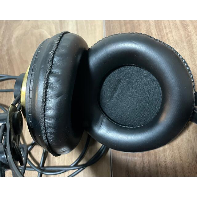 AKG K240 Studio モニターヘッドホン スマホ/家電/カメラのオーディオ機器(ヘッドフォン/イヤフォン)の商品写真