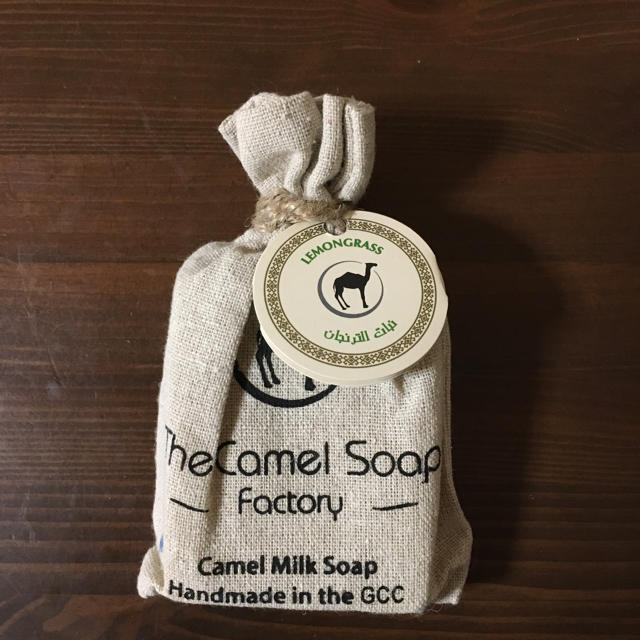 【新品/値下げ】Camel Milk Soap ドバイ せっけん ★おまけ付 コスメ/美容のボディケア(ボディソープ/石鹸)の商品写真