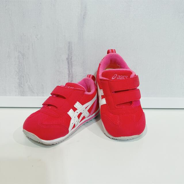 asics(アシックス)のasics キッズスニーカー♡13.5センチ キッズ/ベビー/マタニティのベビー靴/シューズ(~14cm)(スニーカー)の商品写真