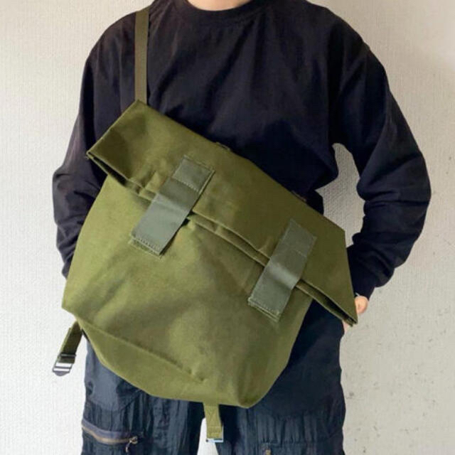 Maison Martin Margiela(マルタンマルジェラ)の最大サイズ 大容量 デンマーク軍 防水 4way バッグ メンズのバッグ(ショルダーバッグ)の商品写真