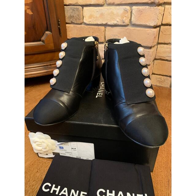 【美品】CHANEL シャネル ブラック ショートブーツ パイソン レザー