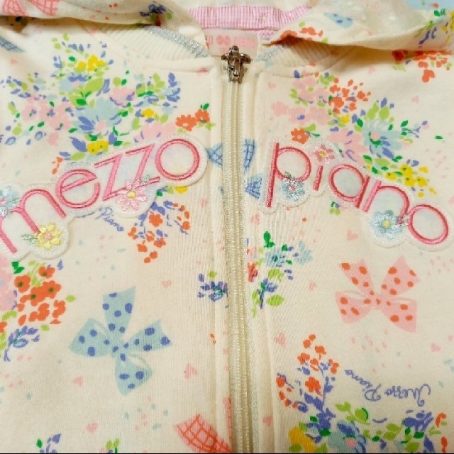 mezzo piano(メゾピアノ)のメゾピアノ花柄2WAYパーカー120 キッズ/ベビー/マタニティのキッズ服女の子用(90cm~)(ジャケット/上着)の商品写真