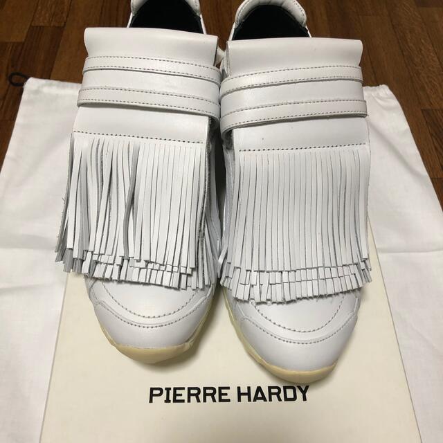 最旬ダウン PIERRE 37 ホワイトスニーカー HARDY 新品未使用！PIERRE