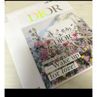 クリスチャンディオール(Christian Dior)の★Dior★ディオール　バレンタインデー　カタログ　2022.*・゜　.゜・*.(ファッション/美容)