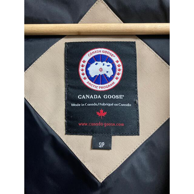 CANADA GOOSE(カナダグース)のカナダグース　マッケンジー　タン　ベージュ レディースのジャケット/アウター(ダウンコート)の商品写真