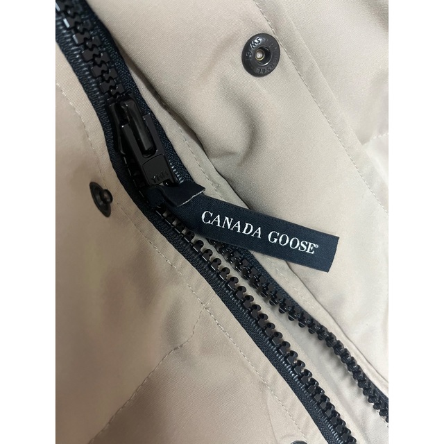 CANADA GOOSE(カナダグース)のカナダグース　マッケンジー　タン　ベージュ レディースのジャケット/アウター(ダウンコート)の商品写真