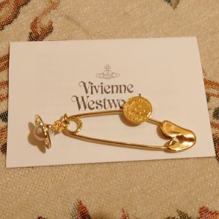 ヴィヴィアンウエストウッド(Vivienne Westwood)の復刻版セーフティピン(ブローチ/コサージュ)