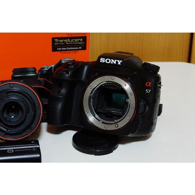 Sony一眼レフα57と標準レンズ スマホ/家電/カメラのカメラ(デジタル一眼)の商品写真