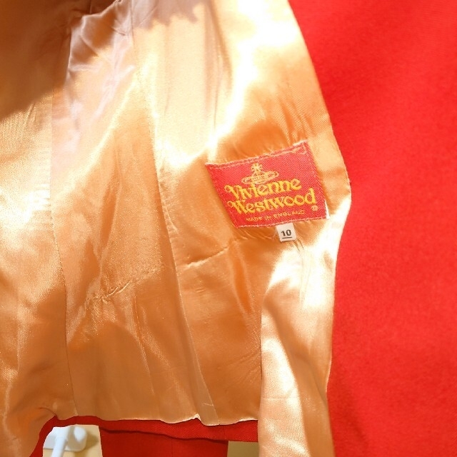Vivienne Westwood(ヴィヴィアンウエストウッド)の赤バラシア地プリンセスジャケットセットアップ レディースのレディース その他(セット/コーデ)の商品写真