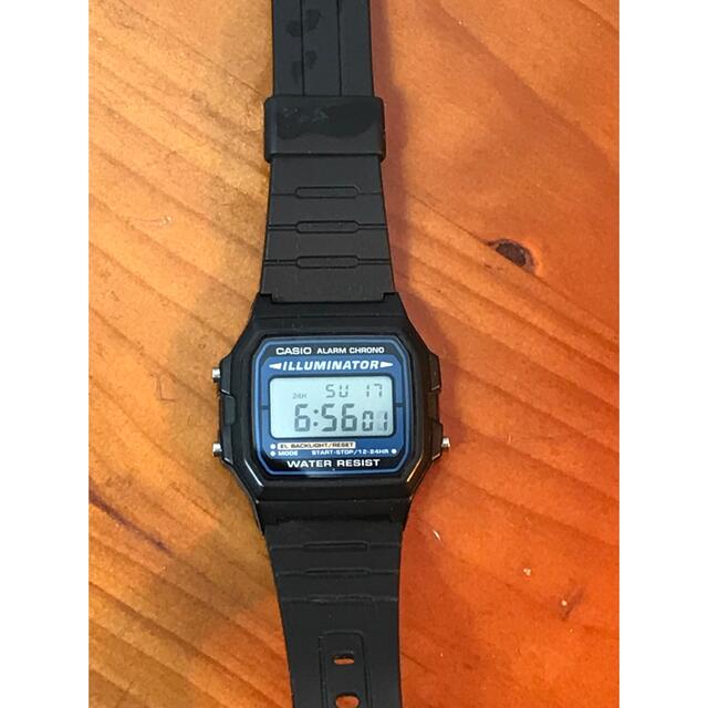 CASIO F-105 カシオ 腕時計 稼働品 ジャンク | フリマアプリ ラクマ