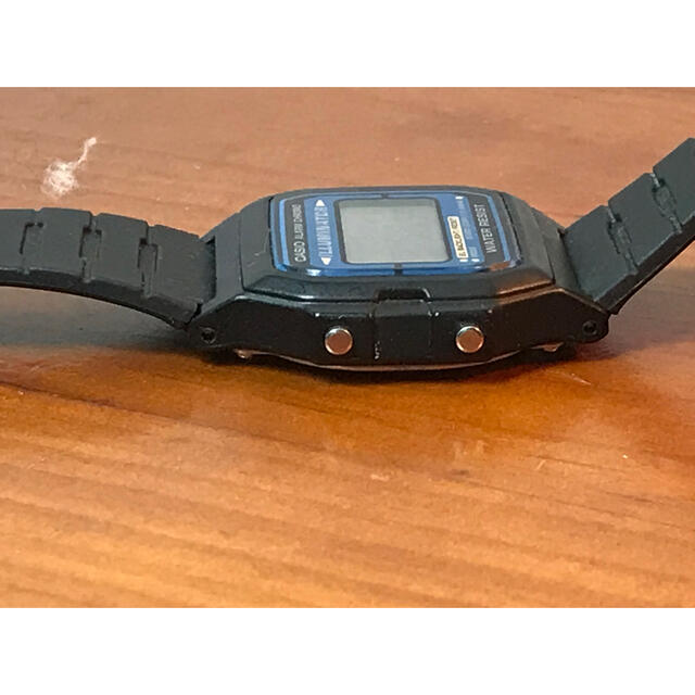 CASIO F-105 カシオ 腕時計 稼働品 ジャンク