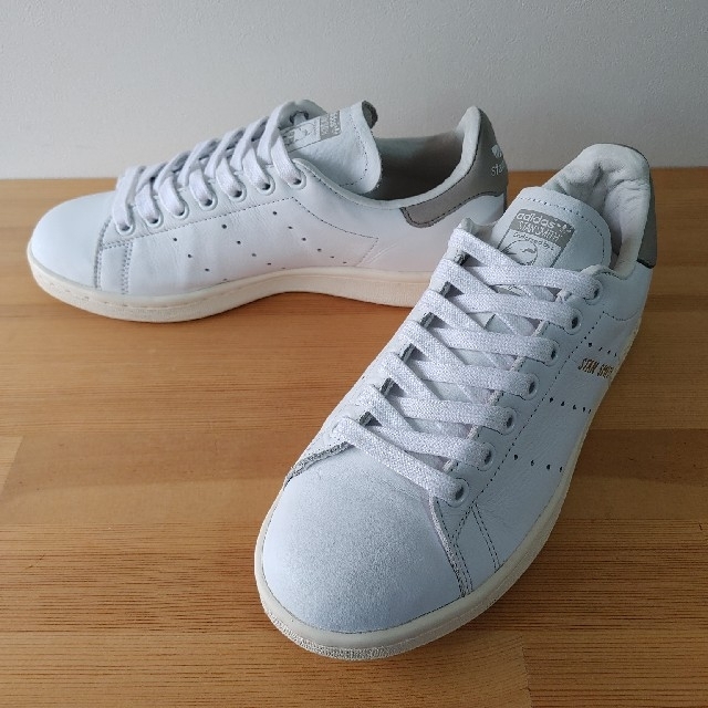 adidas(アディダス)のadidas / stan smith / gray / 24cm レディースの靴/シューズ(スニーカー)の商品写真