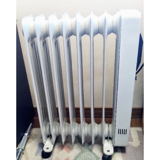 D - 【美品】デロンギオイルヒーター 暖房器具の通販 by ゼロ